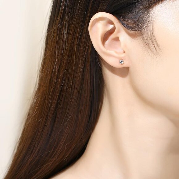 14K Gold Stud Earrings CZ Solitaire Secure Screw-Back 4mm Womens Jewelry - Picture 3 of 5